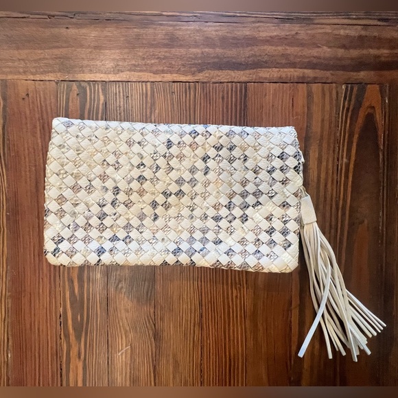 NEW: Cornelia Guest Foldover Clutch - Picture 5 of 6